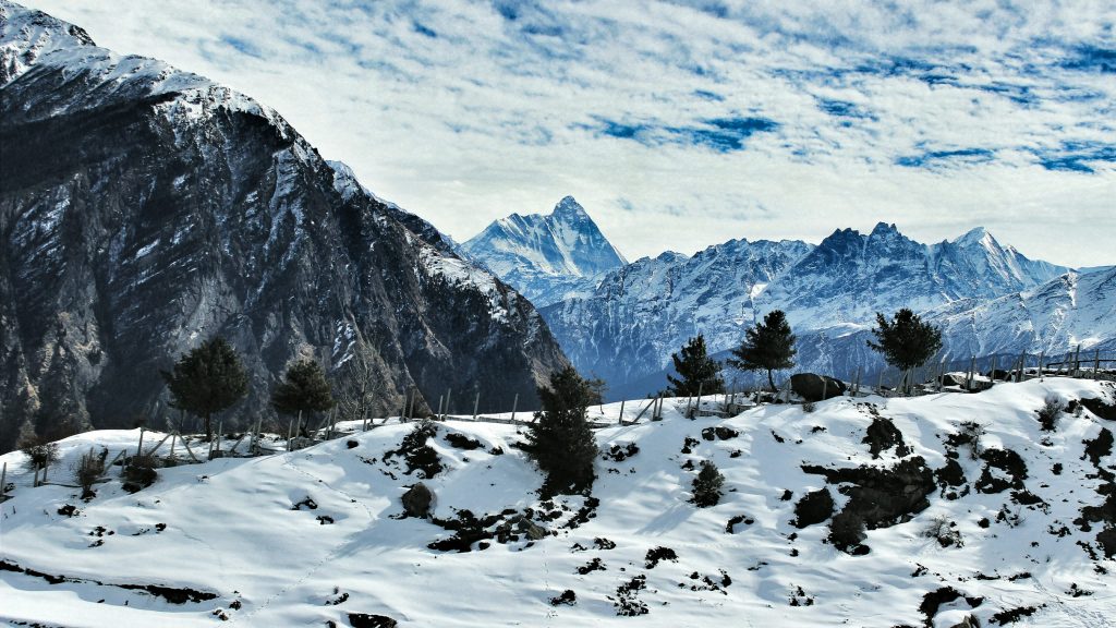 Auli Uttarakhand Himalayas scenic mountain view